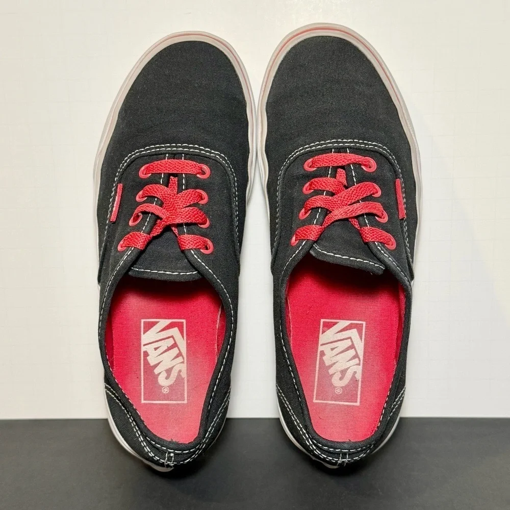 Youth VANS Authentic Low Black & Red Lace Up Sneakers / Size 5